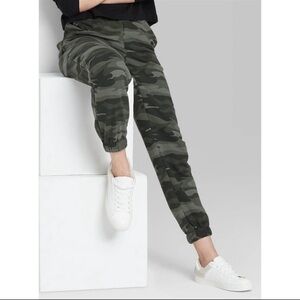 Wild Fable High Rise Sweatpant Joggers Camouflage Sz XS